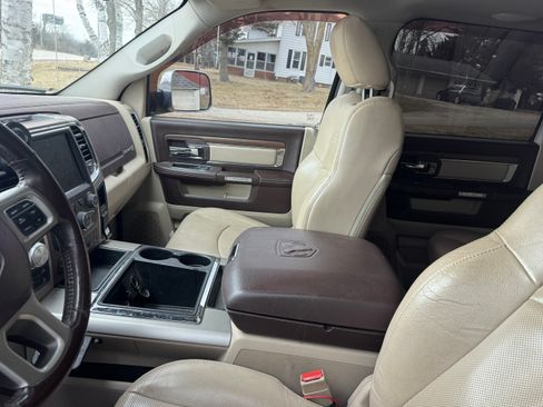 Used 2014 RAM 1500 Laramie w/ Convenience Group image 6