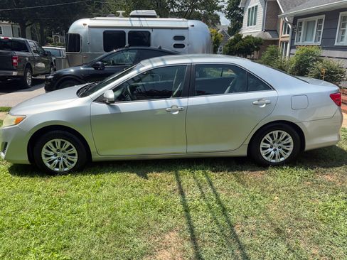 Used 2014 Toyota Camry FWD image 6