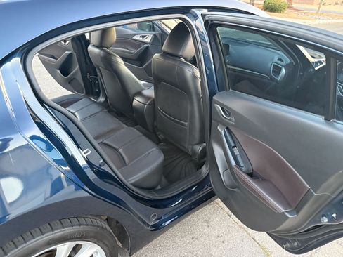 Used 2017 MAZDA MAZDA3 Touring FWD image 11