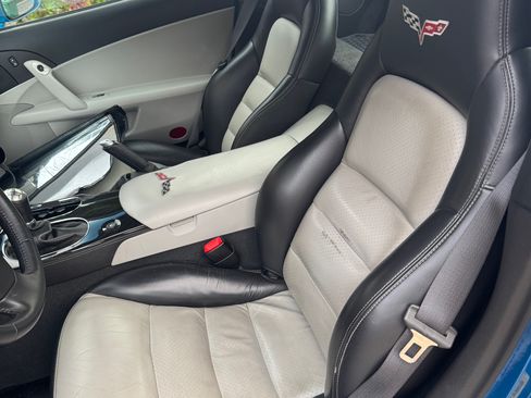 Used 2010 Chevrolet Corvette Grand Sport w/ Preferred Equipment Group image 6