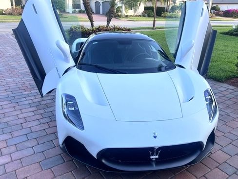 Used 2022 Maserati MC20 Coupe image 5