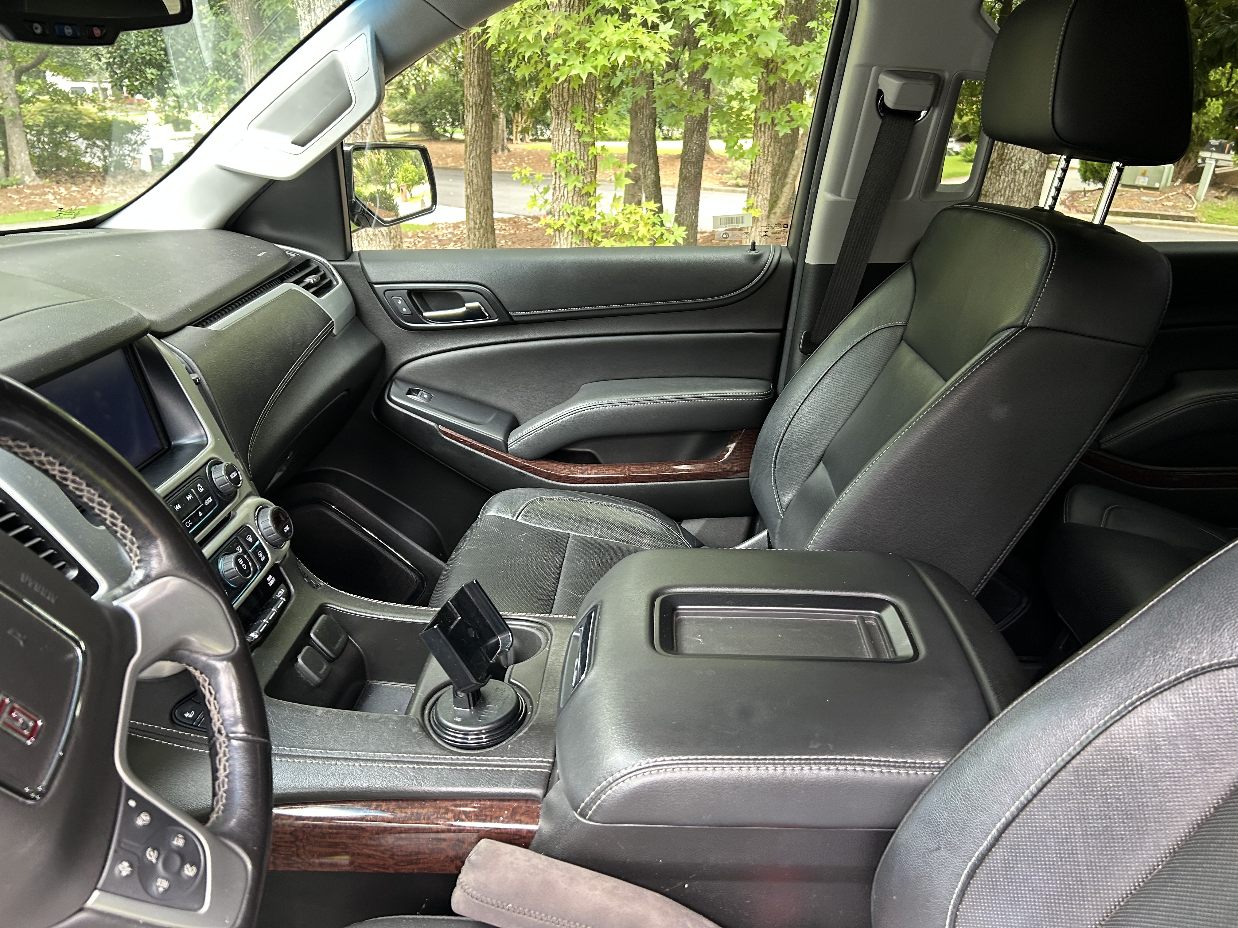 Used 2019 GMC Yukon XL SLT w/ Open Road Package RWD image 9