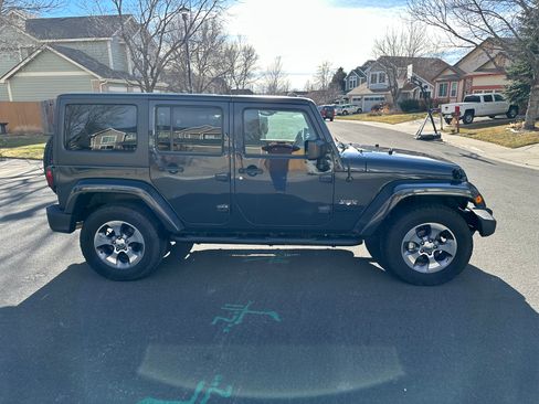 Used 2016 Jeep Wrangler Unlimited Sahara w/ Connectivity Group image 4