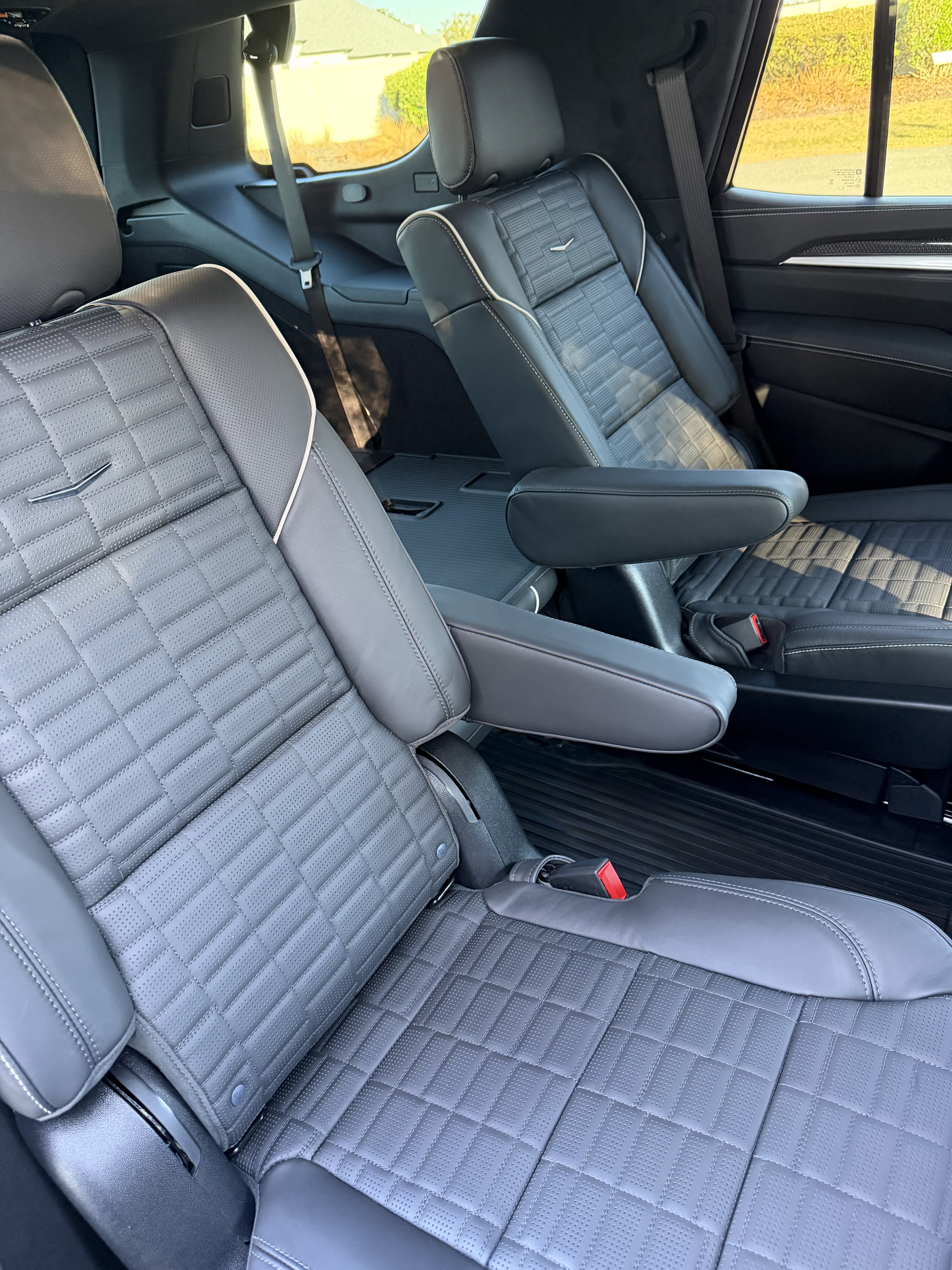 Used 2026 Cadillac Escalade V w/ LPO, ONYX Package AWD/4WD image 23
