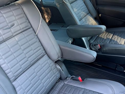 Used 2026 Cadillac Escalade V w/ LPO, ONYX Package image 23