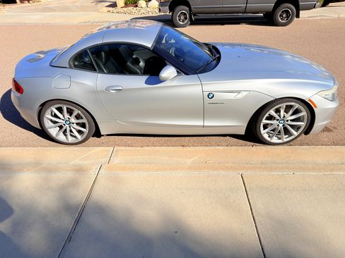 Used 2009 BMW Z4 sDrive35i image 1
