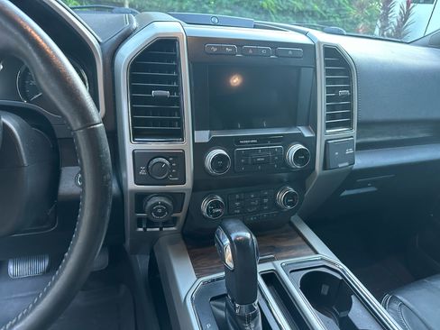 Used 2020 Ford F150 Lariat image 14