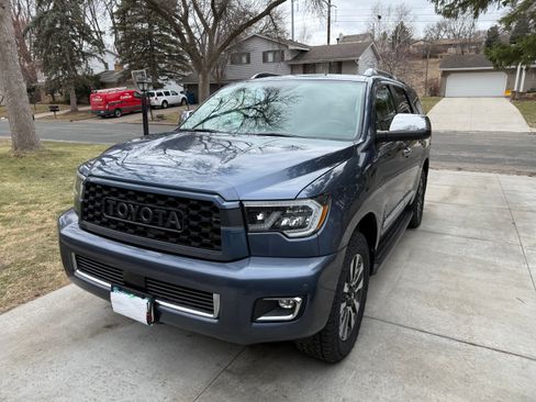 Used 2018 Toyota Sequoia Limited w/ Safety & Convenience Package image 4