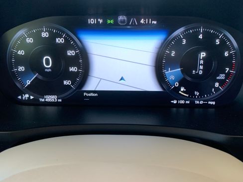 Used 2016 Volvo XC90 T6 Momentum w/ Protection Package Plus image 8