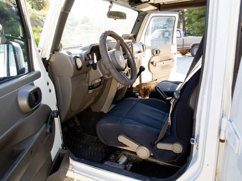 Used 2008 Jeep Wrangler Unlimited X image 12