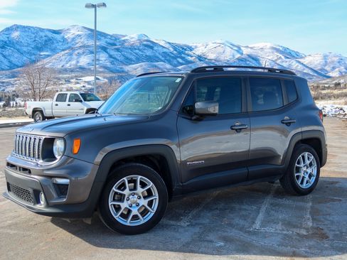 Used 2019 Jeep Renegade Latitude image 9