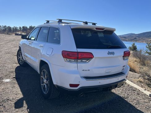 Used 2018 Jeep Grand Cherokee Limited image 18