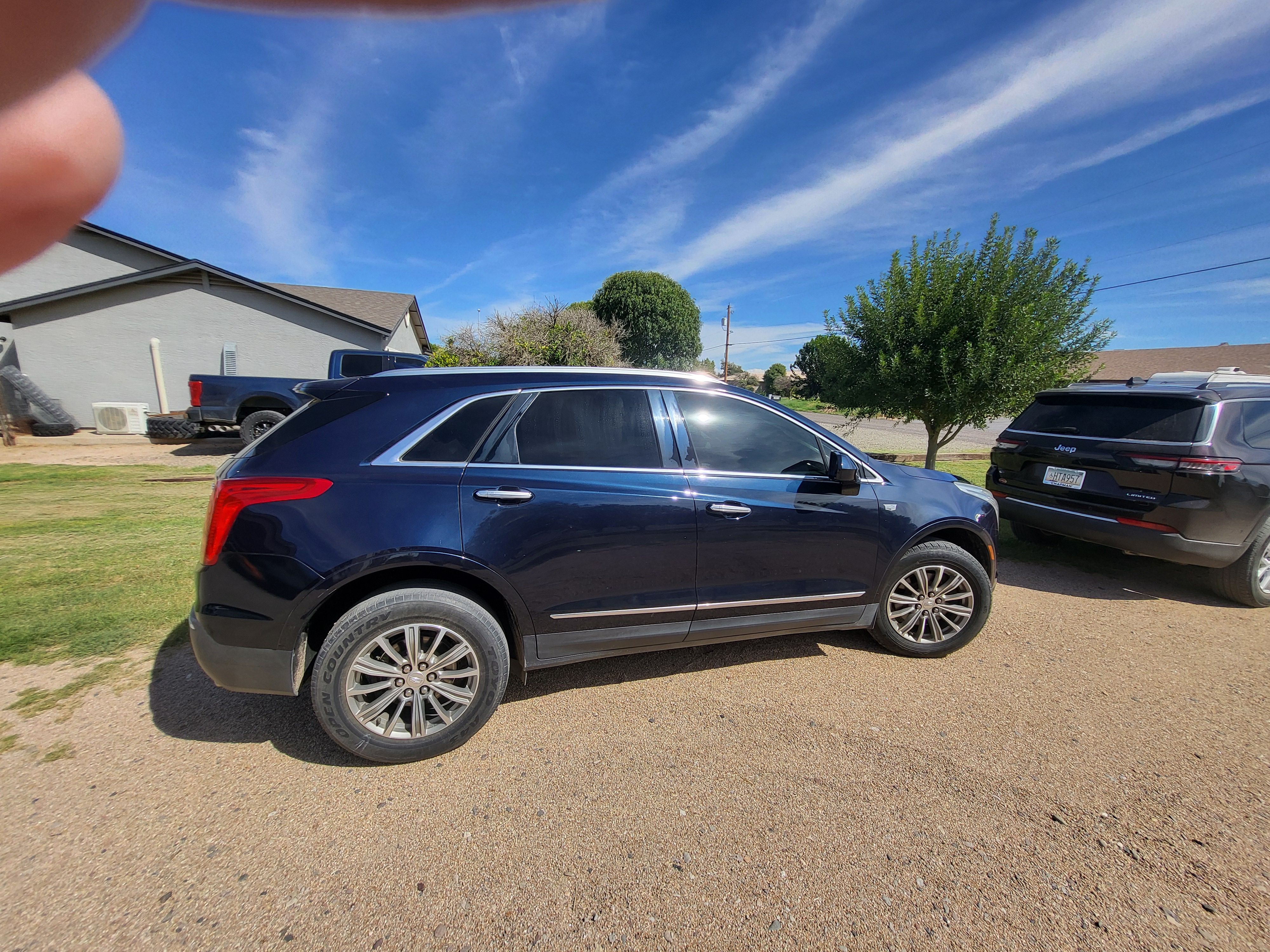 Used 2017 Cadillac XT5 Luxury w/ Driver Awareness Package AWD/4WD image 2