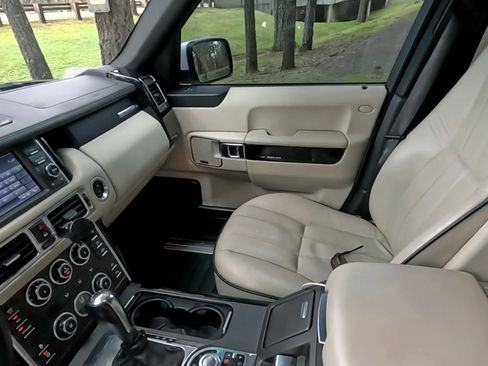 Used 2012 Land Rover Range Rover HSE LUX image 2