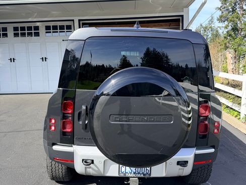 Used 2024 Land Rover Defender 110 S image 5