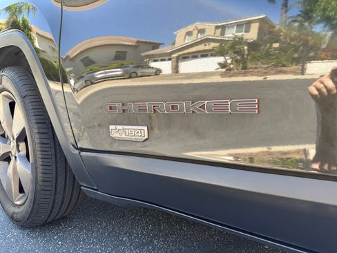 Used 2016 Jeep Cherokee 75th Anniversary FWD image 11