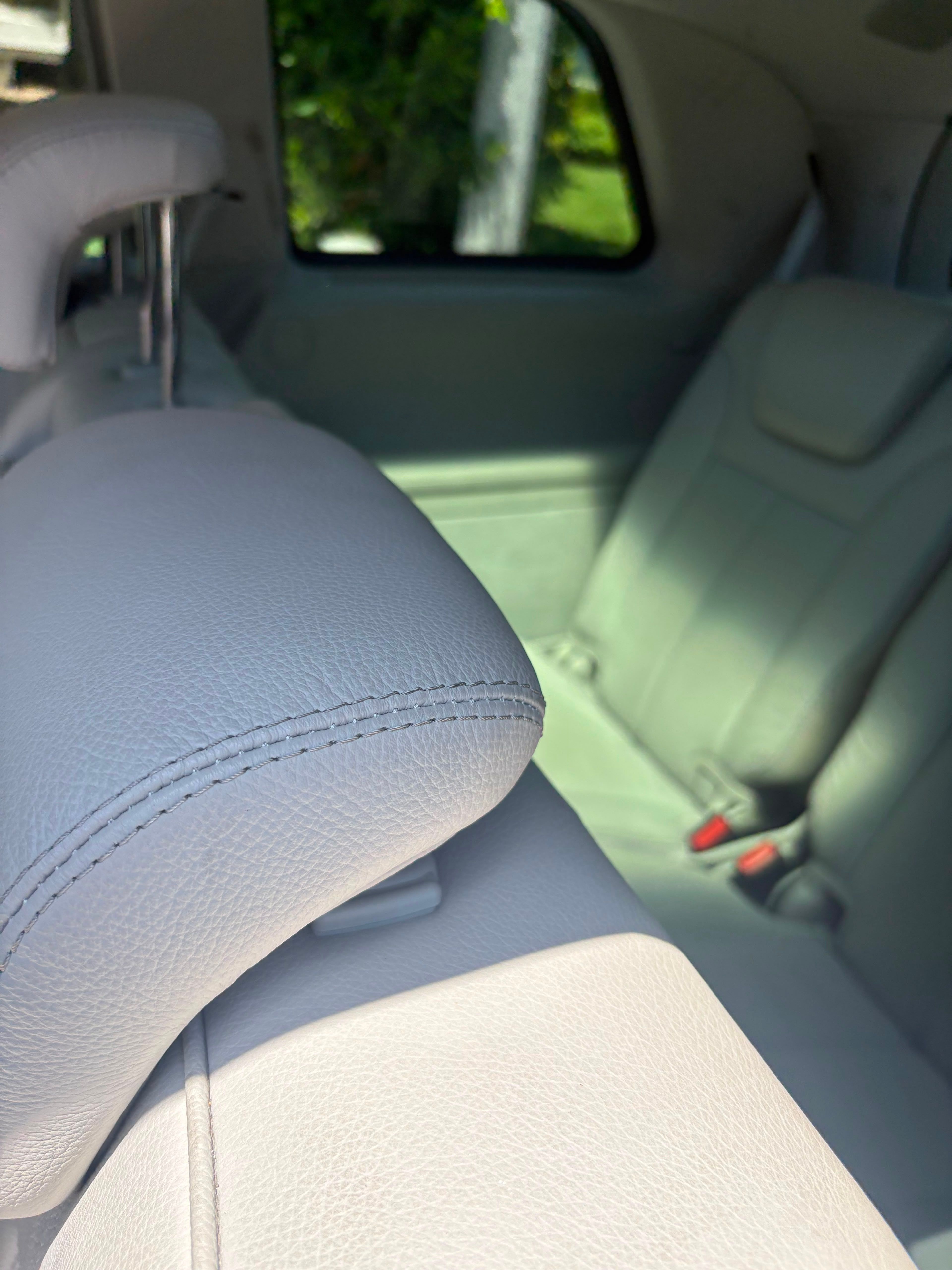 Used 2010 Mercedes-Benz GL 450 4MATIC image 4