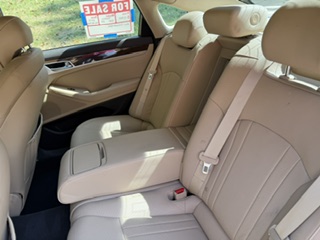 Used 2015 Hyundai Genesis 3.8 RWD image 10