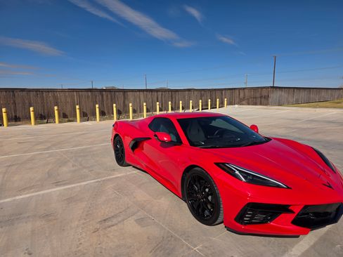 Used 2023 Chevrolet Corvette Stingray Preferred Conv w/ 2LT image 2