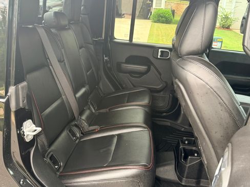 Used 2020 Jeep Gladiator Rubicon AWD/4WD image 19