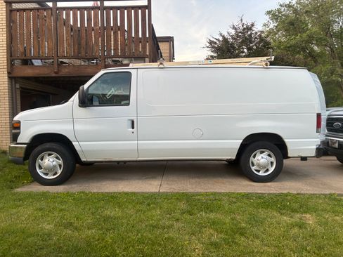 Used 2012 Ford E-150 and Econoline 150 w/ PWR Group RWD image 1
