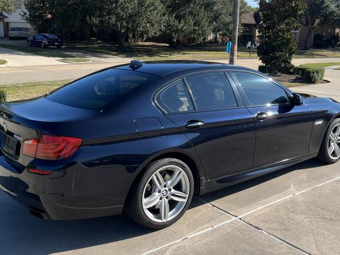 Used 2011 BMW 550i Sedan image 16