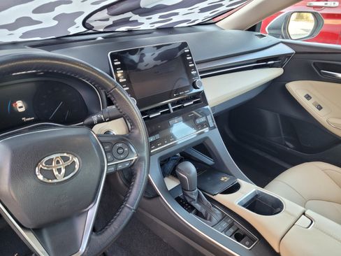 Used 2019 Toyota Avalon XLE image 8