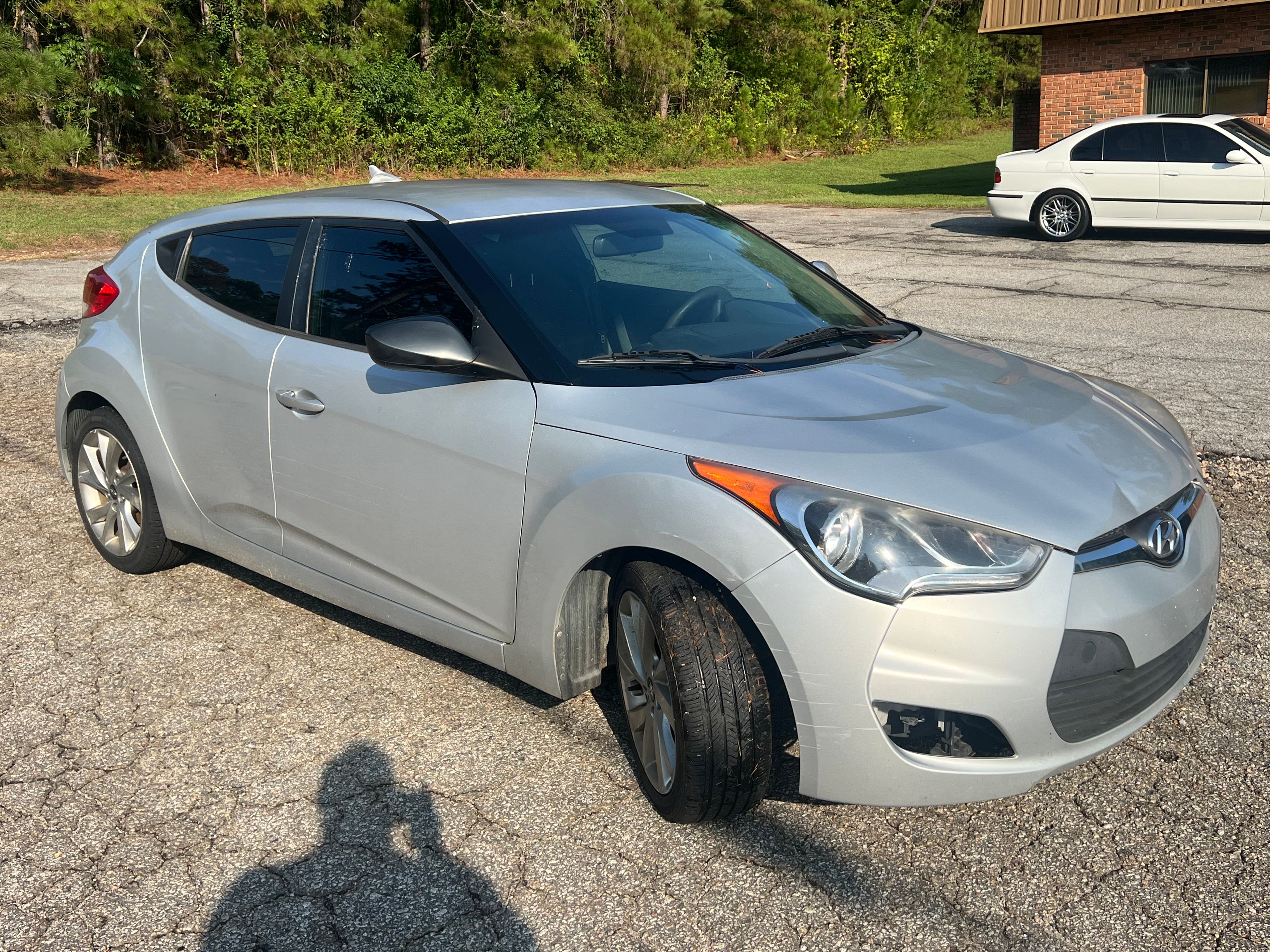 Used 2016 Hyundai Veloster FWD image 1