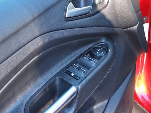 Used 2015 Ford C-MAX SEL w/ Equipment Group 302A image 17