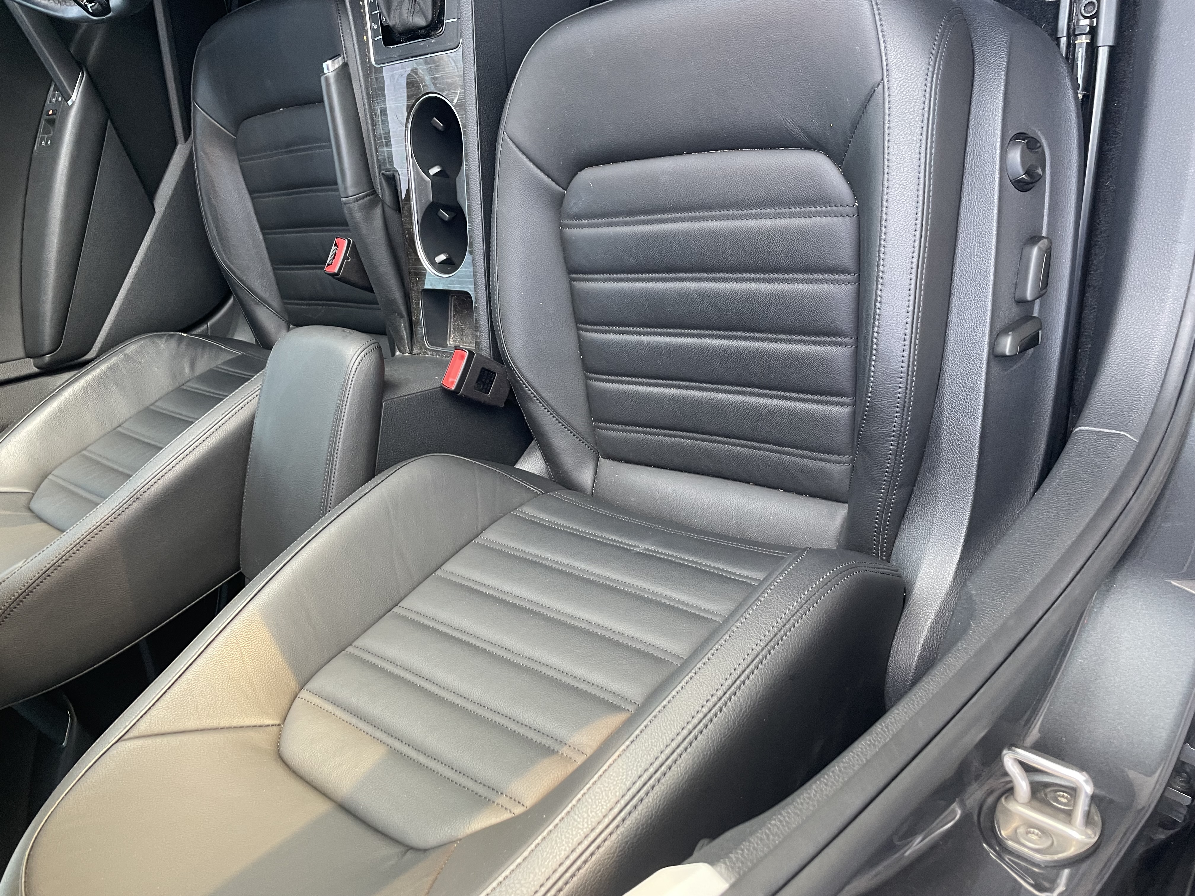 Used 2016 Volkswagen Passat 3.6 SEL Premium FWD image 16