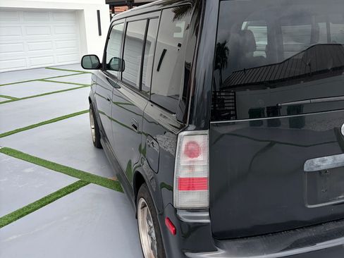 Used 2006 Scion xB FWD image 6