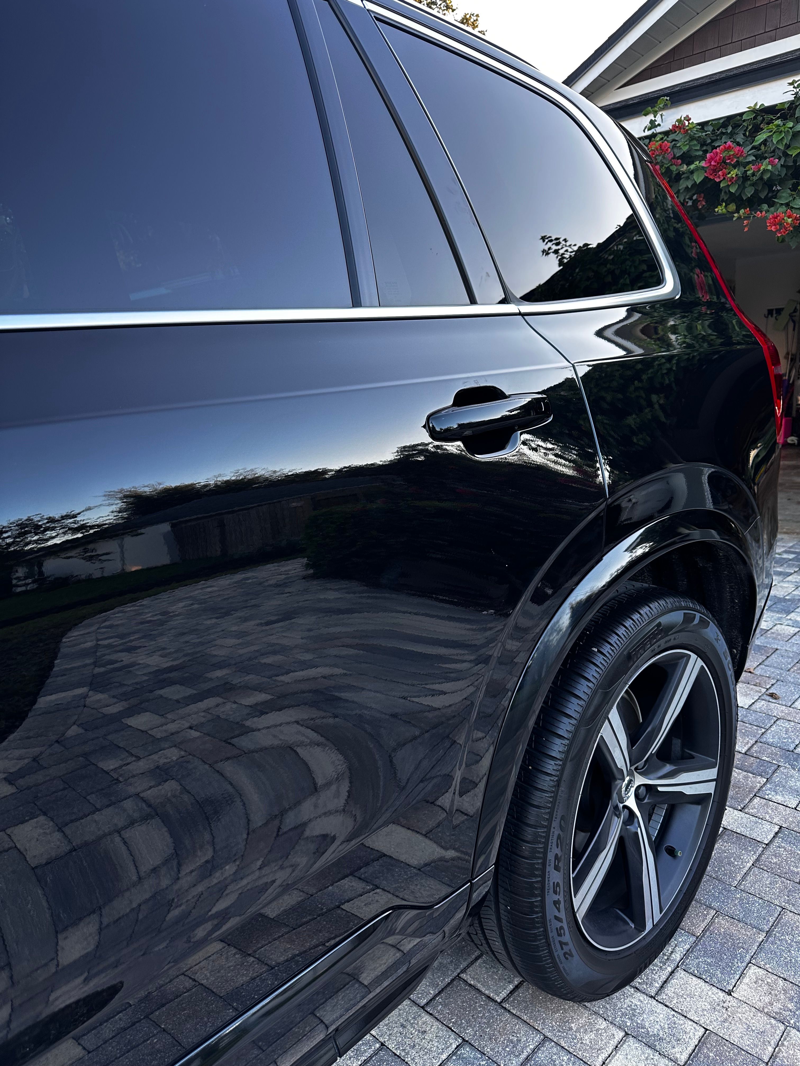 Used 2019 Volvo XC90 T6 R-Design w/ Protection Package Premier AWD/4WD image 6