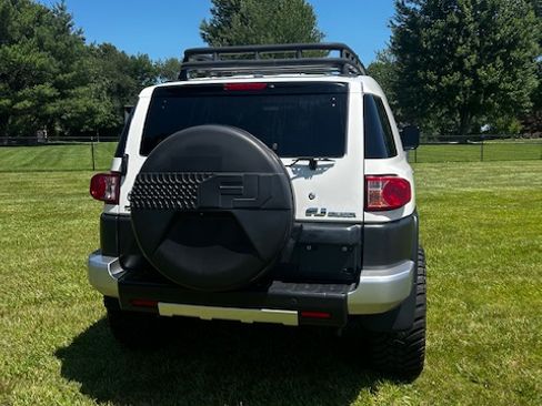 Used 2011 Toyota FJ Cruiser 4WD image 5