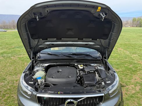 Used 2019 Volvo XC40 T5 Momentum image 22