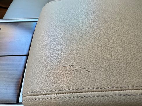 Used 2013 Jaguar XF image 23