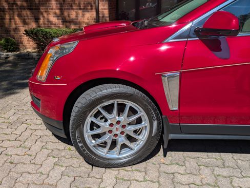 Used 2016 Cadillac SRX Luxury w/ Driver Awareness Package image 17