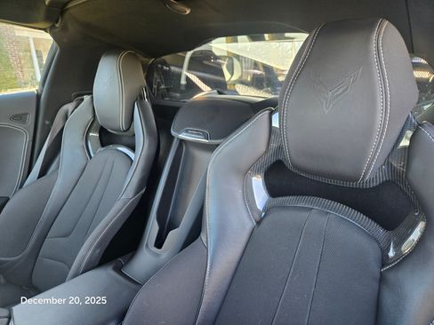 Used 2021 Chevrolet Corvette Stingray Coupe w/ Z51 Performance Package image 14