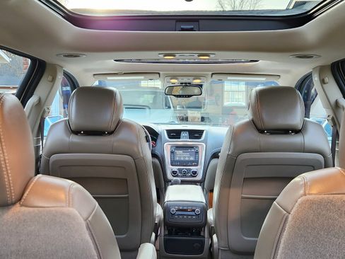 Used 2016 GMC Acadia Denali image 29