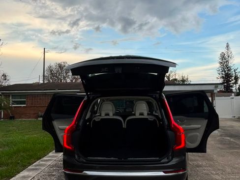 Used 2025 Volvo XC90 B6 Ultra w/ Lounge Package AWD/4WD image 11