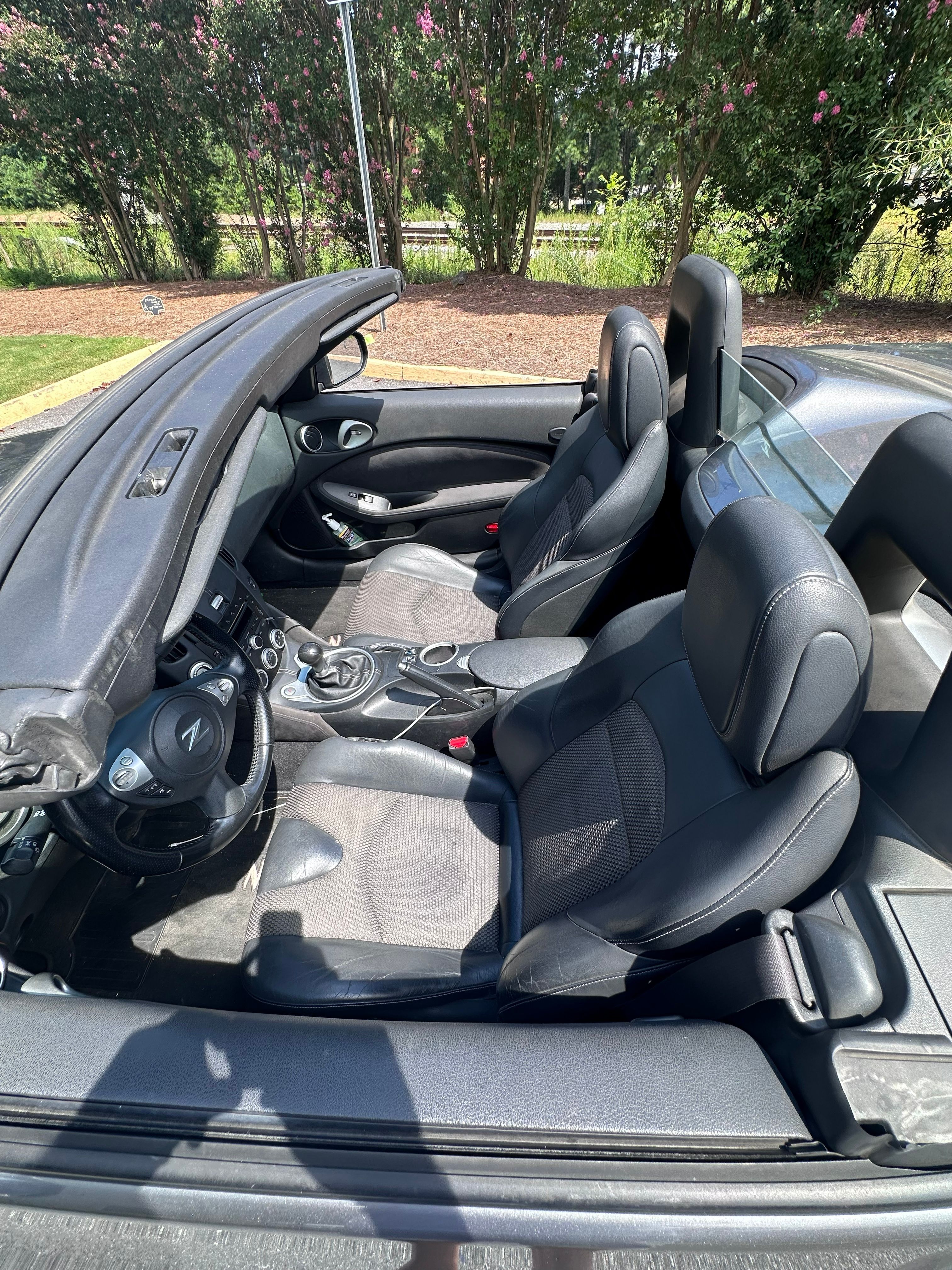 Used 2012 Nissan 370Z Touring RWD image 6