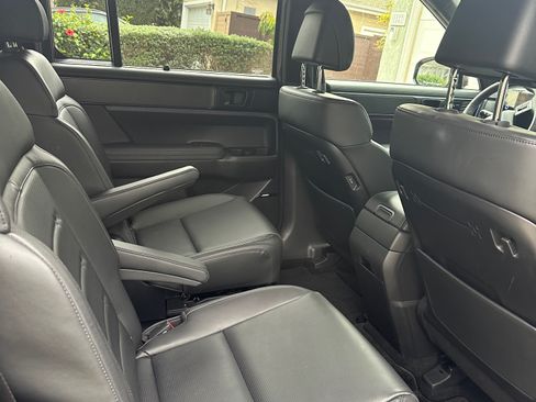 Used 2025 Hyundai Santa Fe Calligraphy image 11