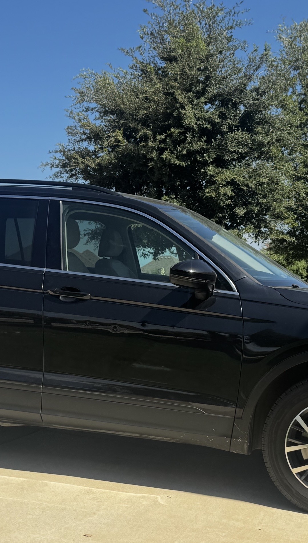 Used 2019 Volkswagen Tiguan SE FWD image 14