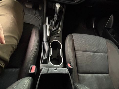 Used 2018 Toyota Corolla LE image 9