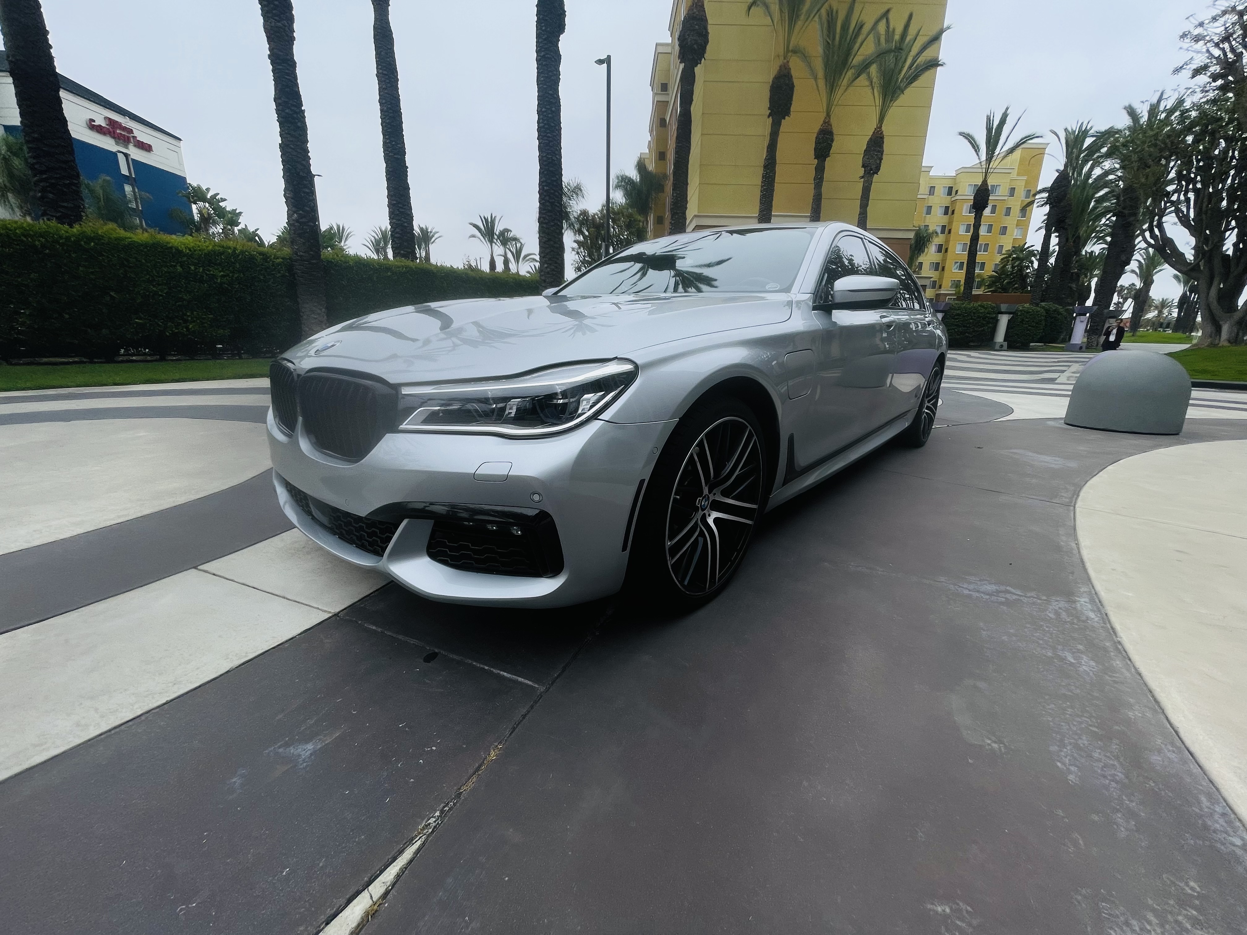 Used 2017 BMW 740e xDrive AWD/4WD image 11
