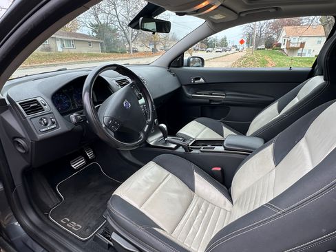 Used 2010 Volvo C30 T5 R-Design image 8