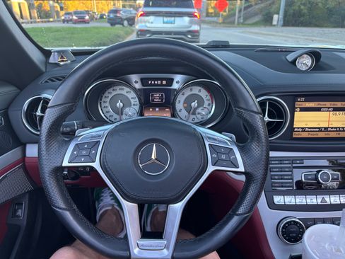 Used 2013 Mercedes-Benz SL 550 image 8