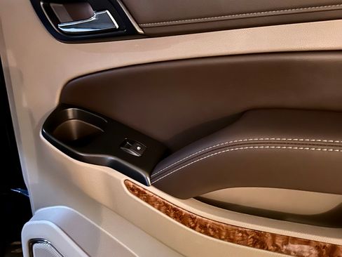 Used 2019 Chevrolet Tahoe Premier image 16