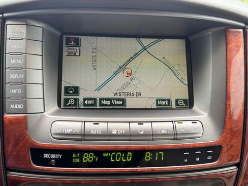 Used 2004 Toyota Land Cruiser AWD/4WD image 12