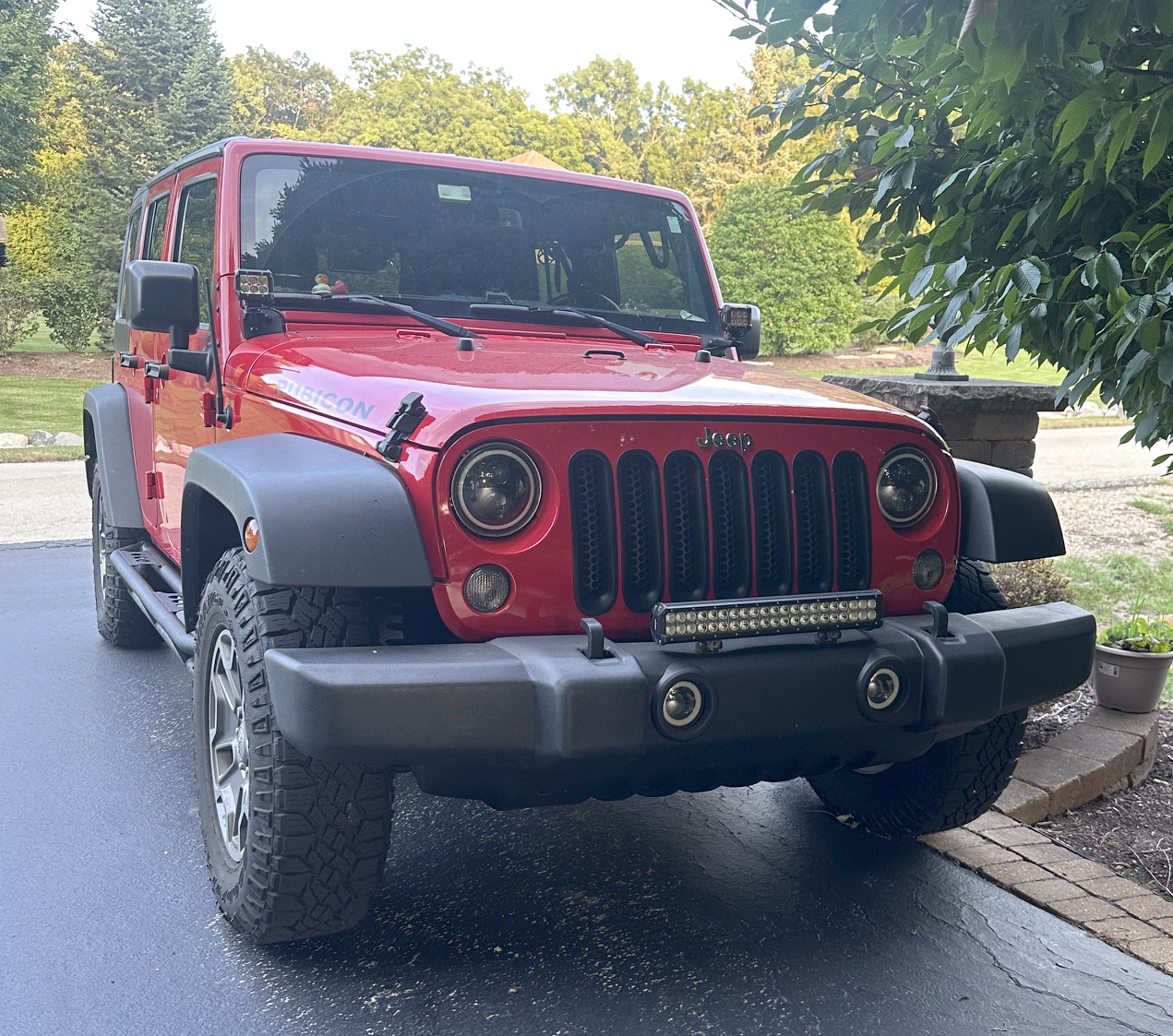 Used 2016 Jeep Wrangler Unlimited Rubicon w/ Connectivity Group AWD/4WD image 8