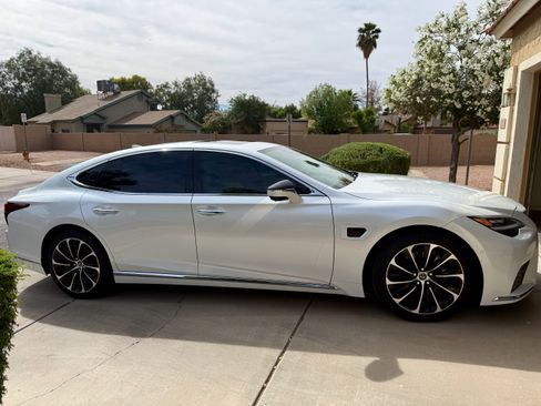 Used 2023 Lexus LS 500h AWD w/ Luxury Package image 6